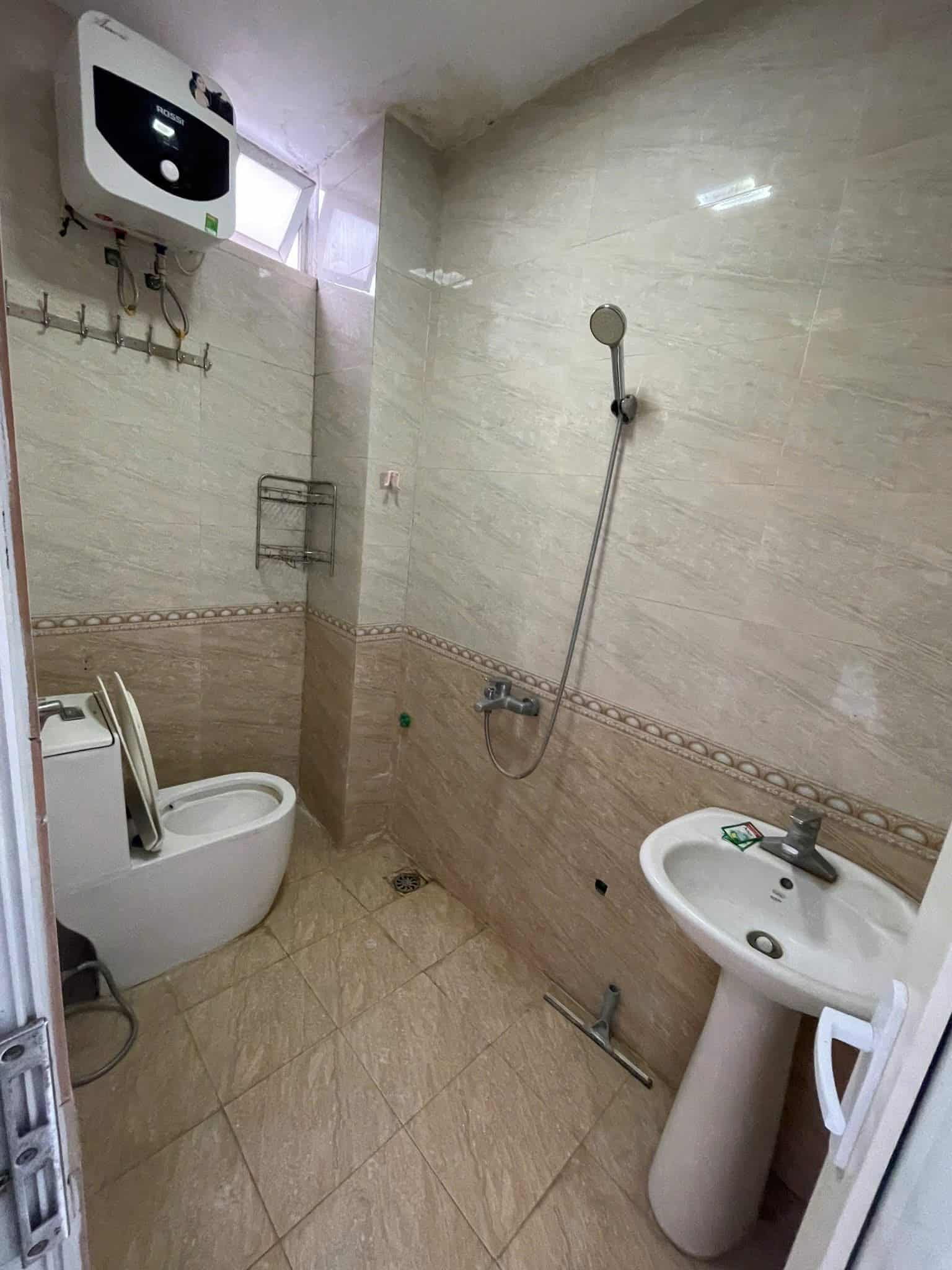 Cho thuê nhà riêng gần ngõ 446 Bạch Mai, Hai Bà Trưng 25m x 6T, 4PKK  giá 15.8 triệu 4
