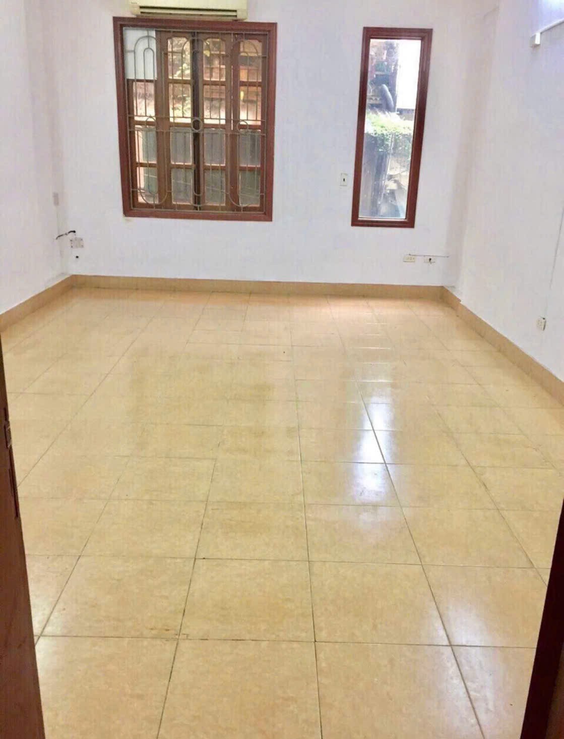Cho thuê nhà riêng ngõ chùa Hưng Ký -  Hai Bà Trưng 35m x 4T, 3PN3VS giá 11TR, ở nhóm 5