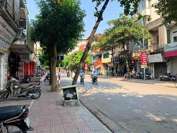 bán nhà mặt phố Ngọc Lâm, 60m, gần ngã tư Ngọc Lâm-Hồng Tiến, cách cầu Chương Dương 5 phút lái xe 2