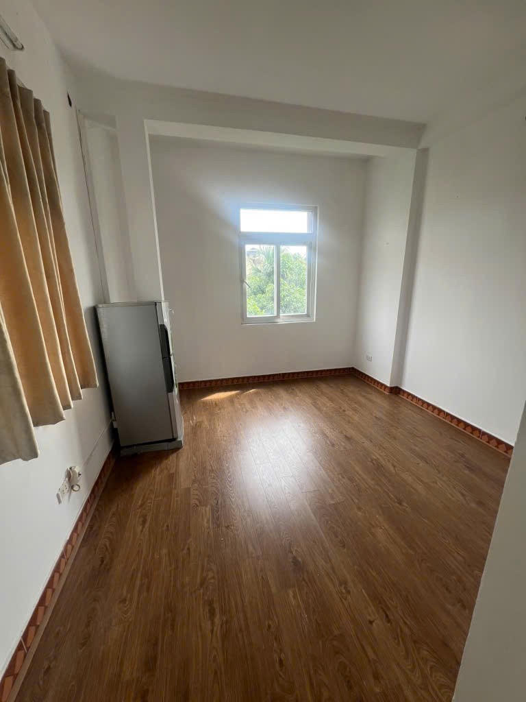 NHÀ ĐẸP ĐẠI ÁNG CÒN MỚI ,GIA NHỈNH 5 TỶ, 3 THOÁNG,Ở NGAY. 4