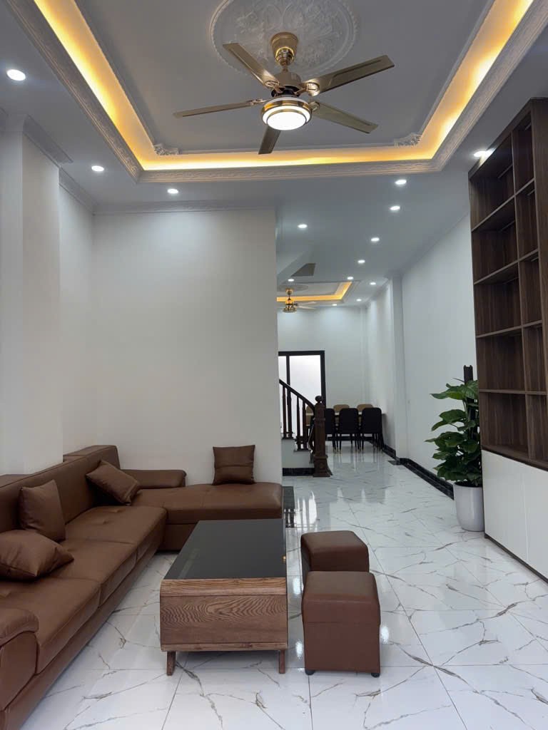 HIẾM - NHÀ 5 TẦNG ĐẠI HƯNG- MỚI kOONG  GIÁ NHỈNH 6 TỶ- GARA Ô TÔ - LÔ GÓC - SÁNG THOÁNG