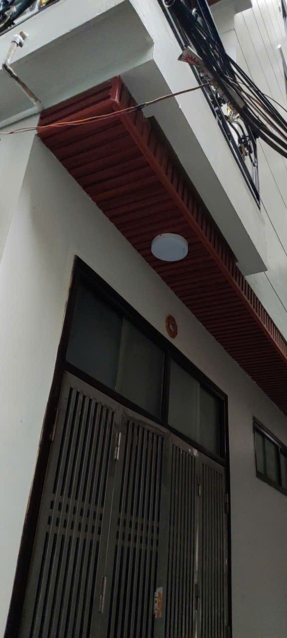 NHÀ MỚI  ĐẸP TRUNG TÂM NGỌC HỒI -HƠN 5 TỶ– 4 TẦNG ĐẸP, THIẾT KẾ LẠ MẮT – 50 M Ô TÔ QUA !