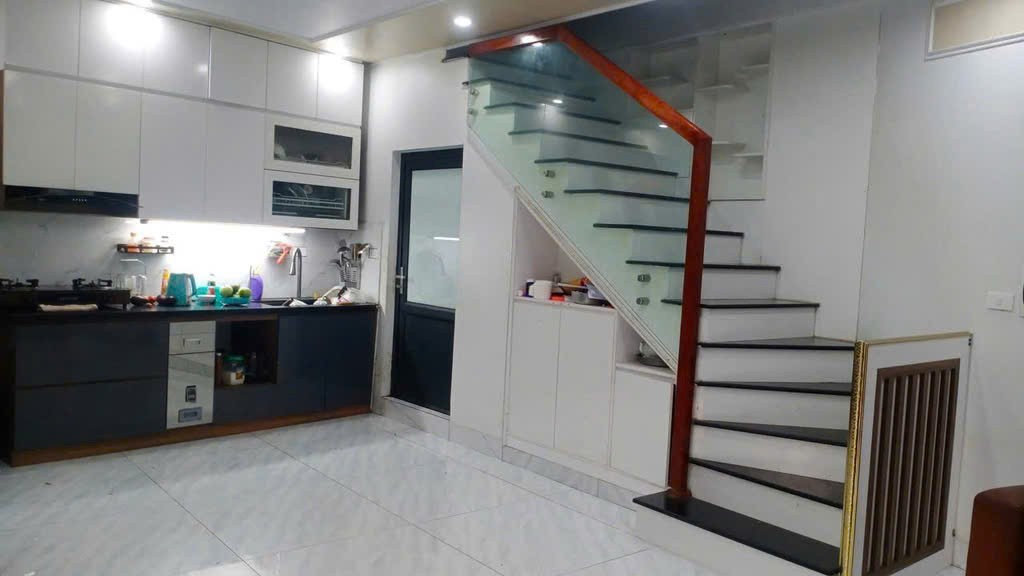 NHÀ ĐẸP NGUYỆT ÁNG- TẶNG FULL NỘI THẤT (HƠN 6 TỶ)- KHÁCH CHỈ CẦN XÁCH VANI VỀ Ở- NGÕ THÔNG- 2