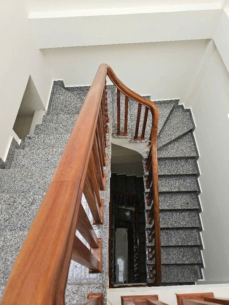 NHÀ  ĐẸP VĨNH TRUNG- #GẦN Ô TÔ TRÁNH (nhỉnh 5 tỷ)- TIỆN ÍCH NGẬP TRÀN 3