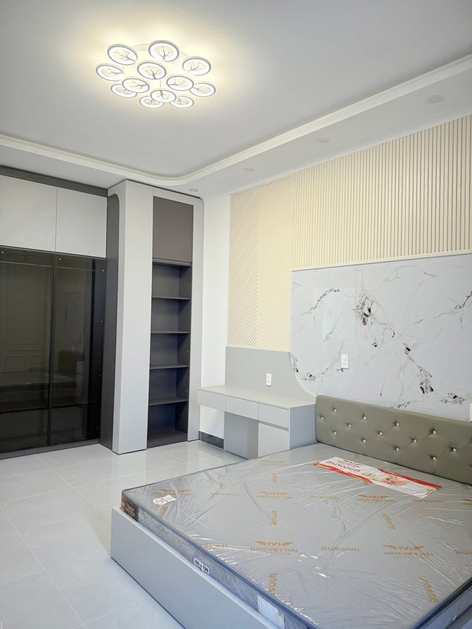 Cần Bán Gấp Nhà Đẹp mới xây góc 2 Mặt Tiền ngay Khu Dân Cư Số 5 - An Sơn, Đà Lạt giá 8.6 tỷ 2