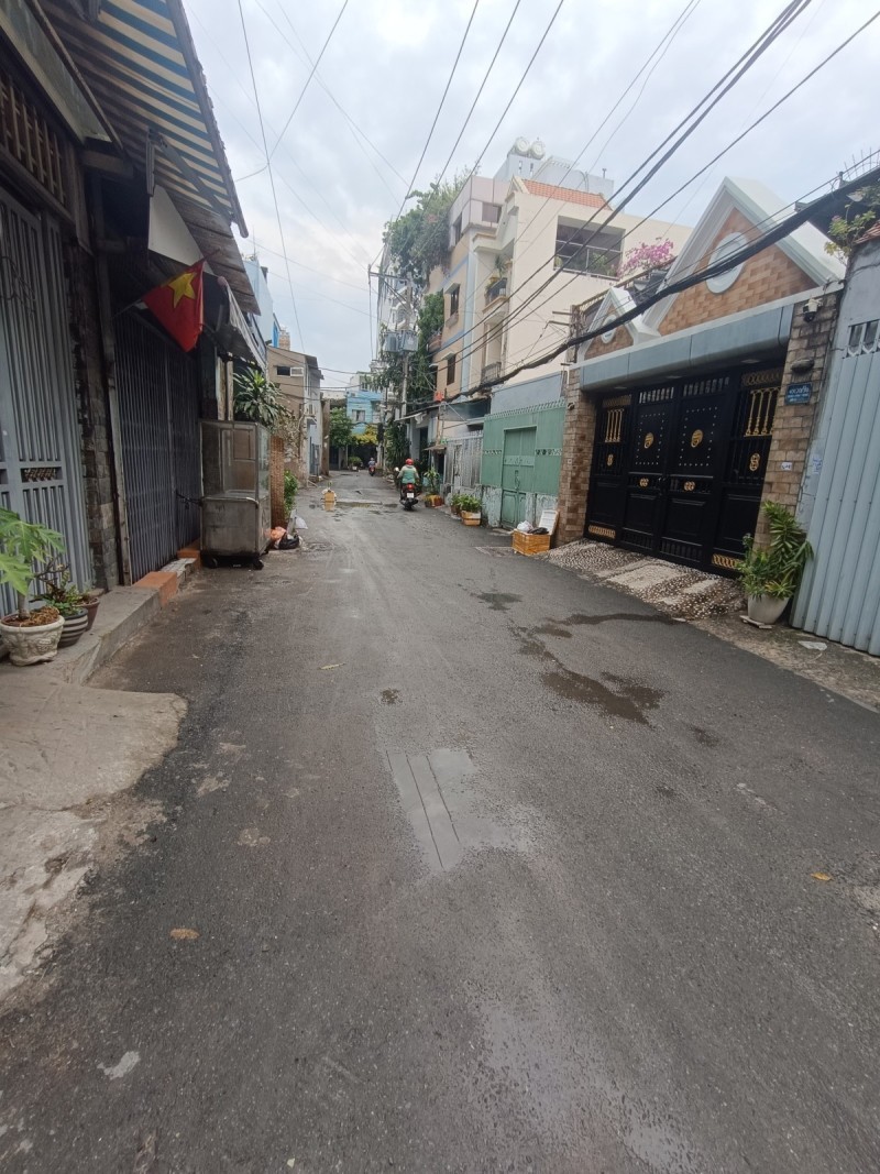 Bán nhà hẻm 6m Khuông Việt-sổ vuông-gần chợ Phú Bình-chỉ 6 tỷ hơn