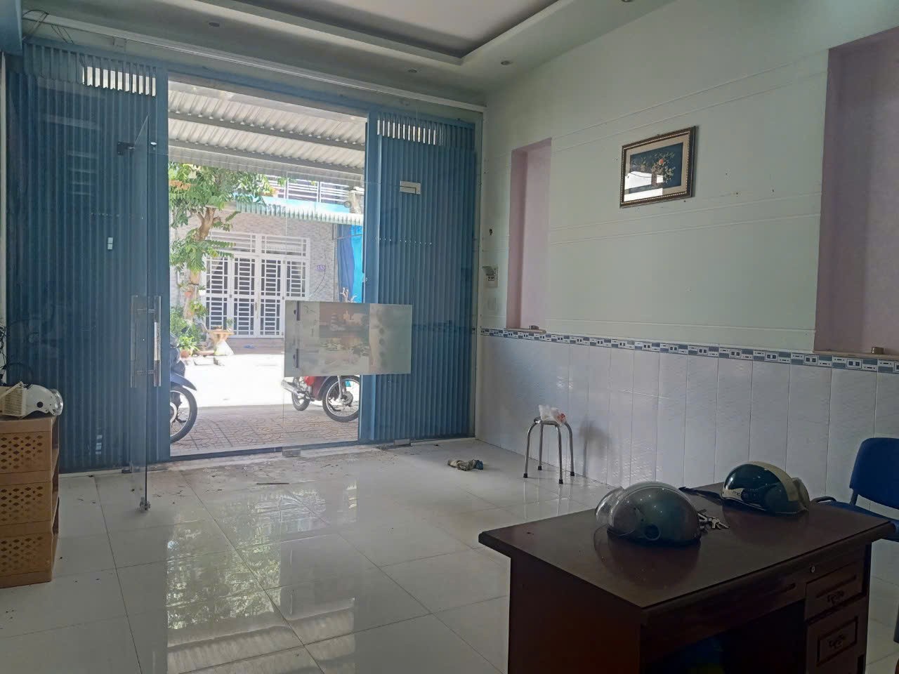 2 - Chủ gởi: Cho thuê nhà trệt lầu 9 triệu mới đẹp Hưng Phú 2