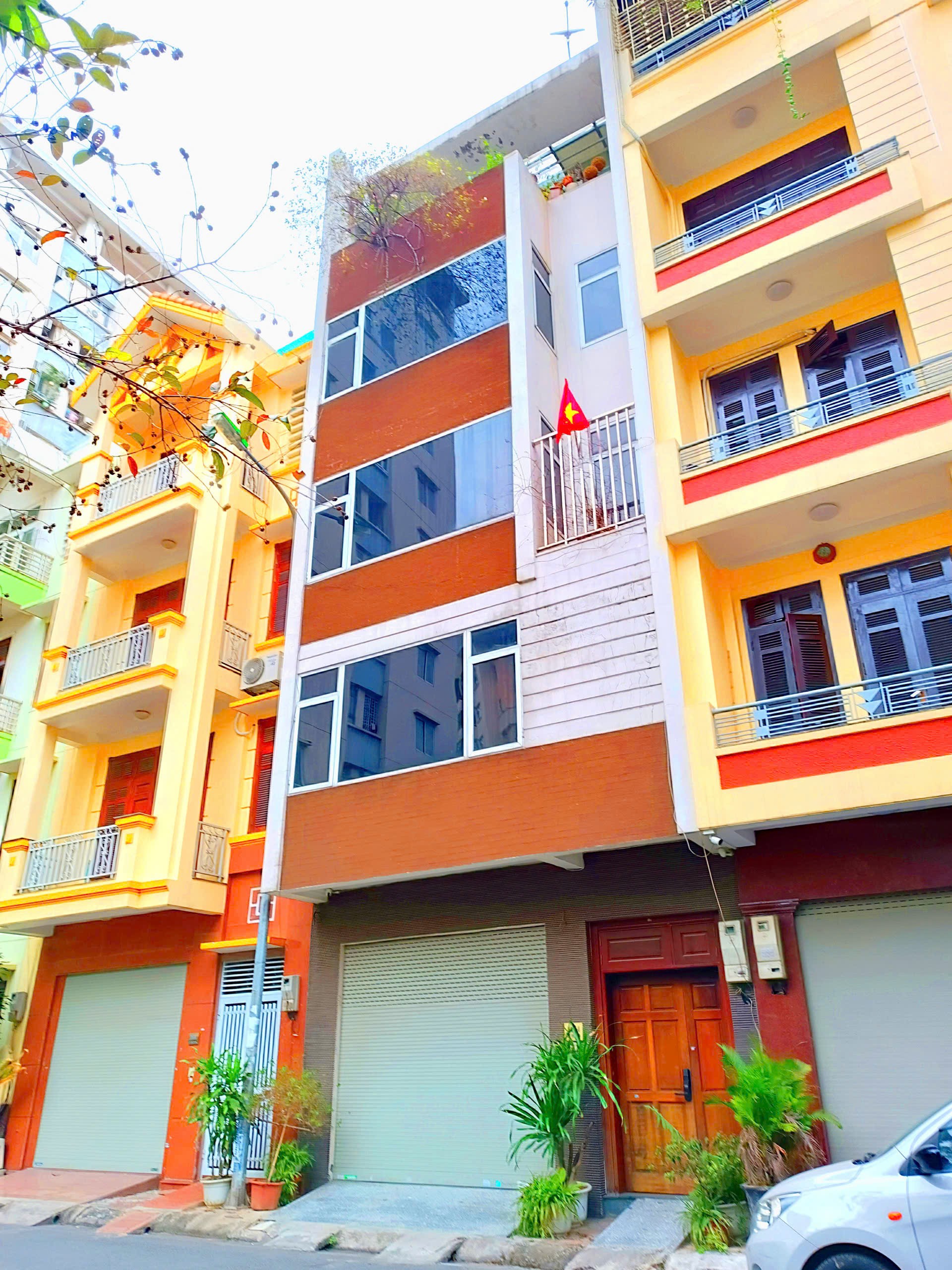 Ngõ nông, ô tô đỗ cửa, mặt tiền 6m phố Láng Hạ 61m² x 5T – 20,3 tỷ 3