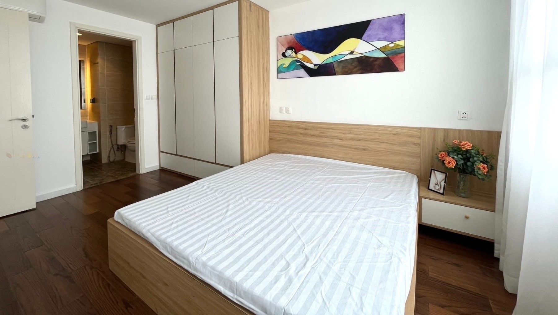 Cần bán Căn hộ chung cư dự án Vinhomes D'Capitale, Diện tích 73m², Giá 8 Tỷ 4