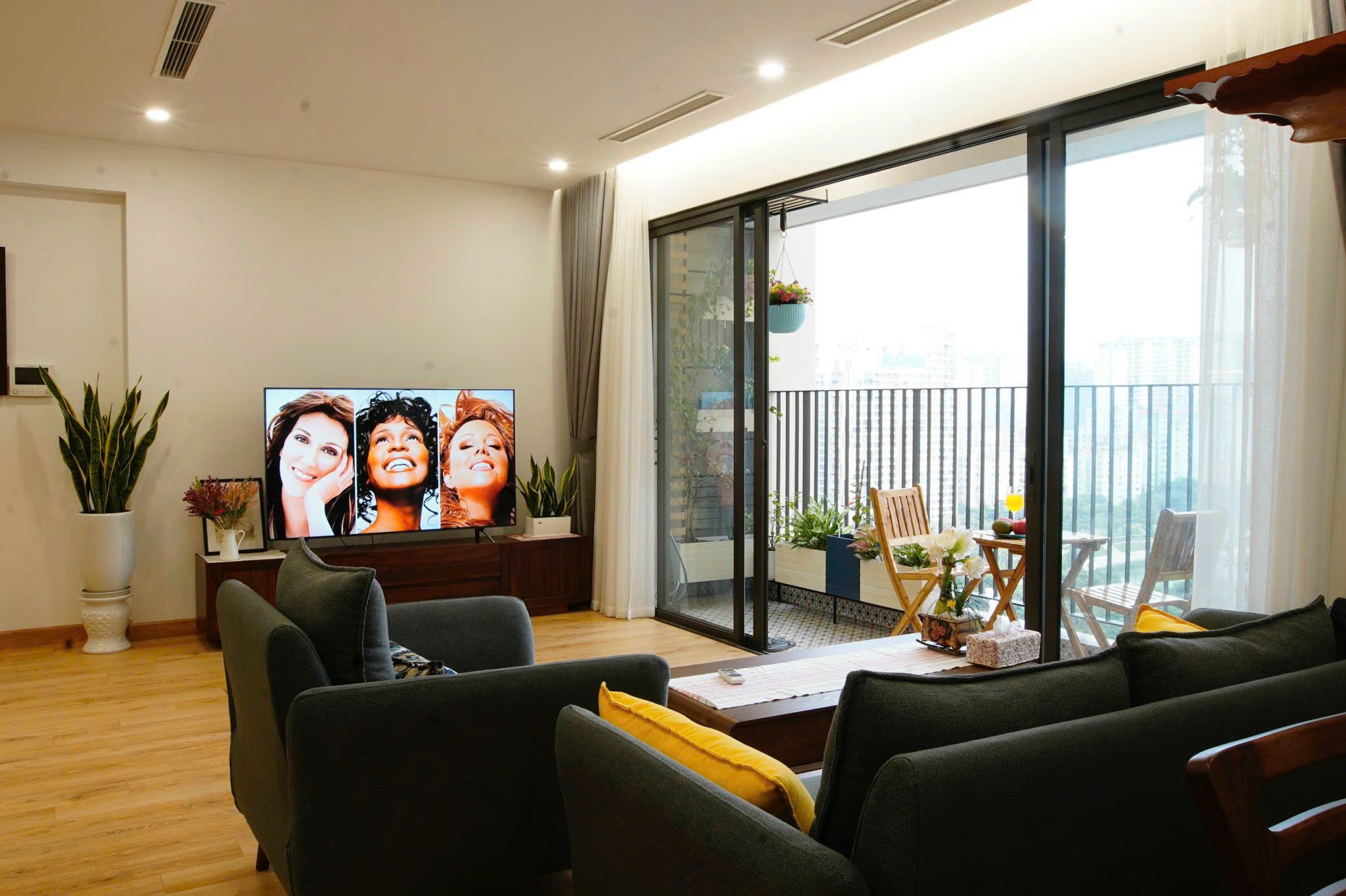 BÁN CĂN HỘ 3PN tại Vinhomes D'Capitale - VIEW HỒ mát rượi 3