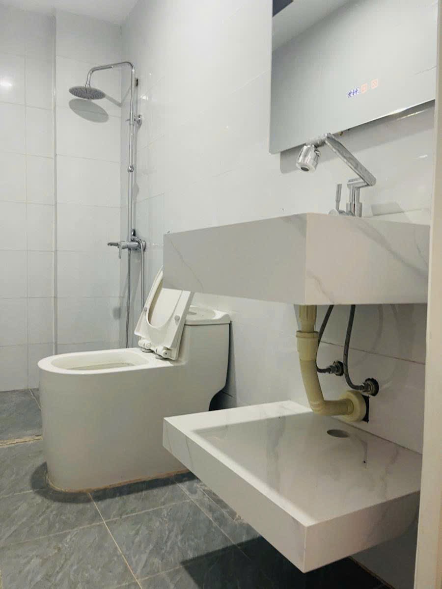 Chính chủ cần bán GẤP nhà riêng Xuân La, Phường Xuân La, DT: 40m²*5T, MT: 4,5m, Giá 6.4Tỷ 6
