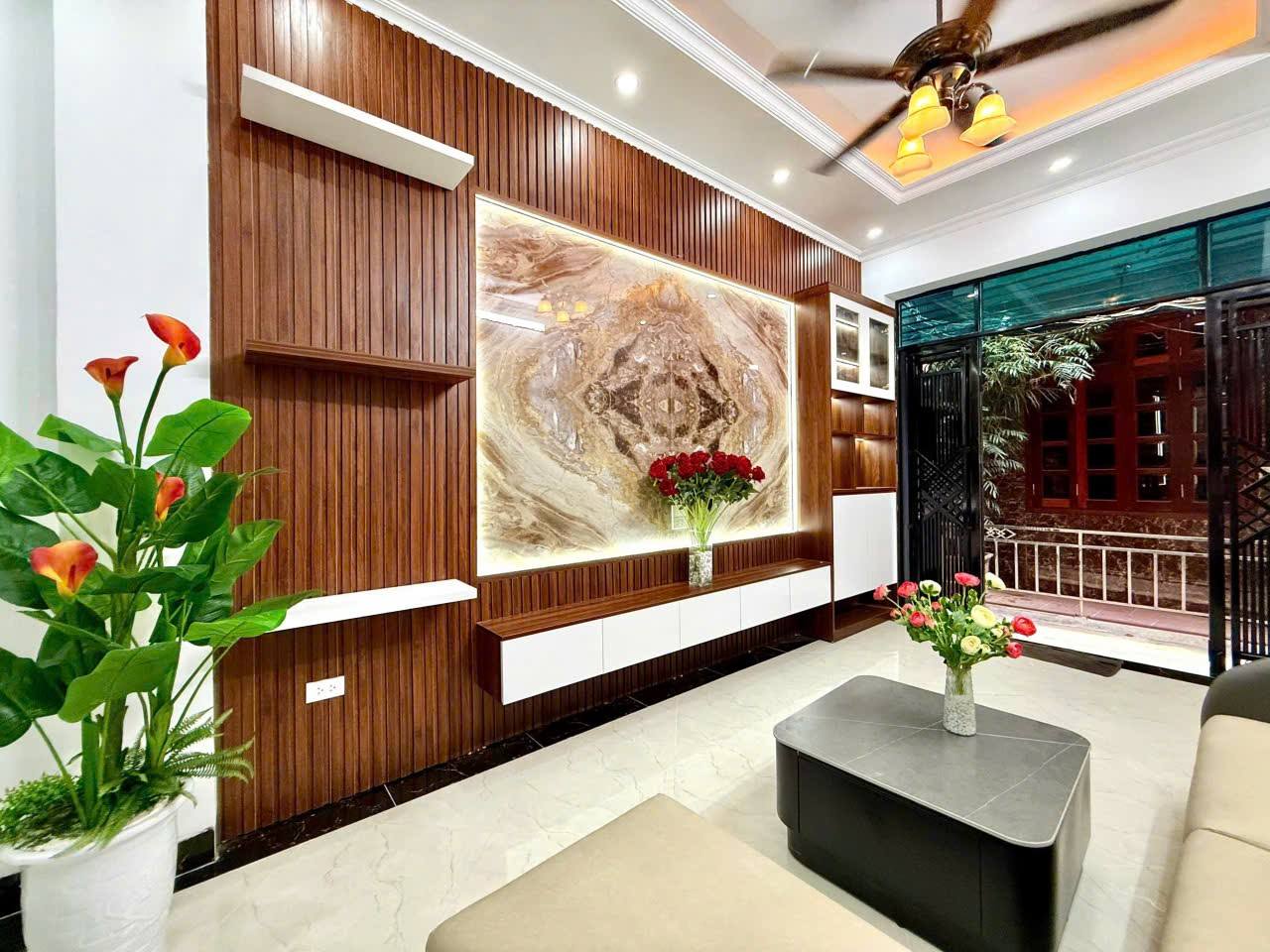 BÁN NHÀ BẠCH MAI HAI BÀ TRƯNG 4 TẦNG THANG MÁY FULL NỘI THẤT ĐẸP GẦN PHỐ 50M 10,5 TY