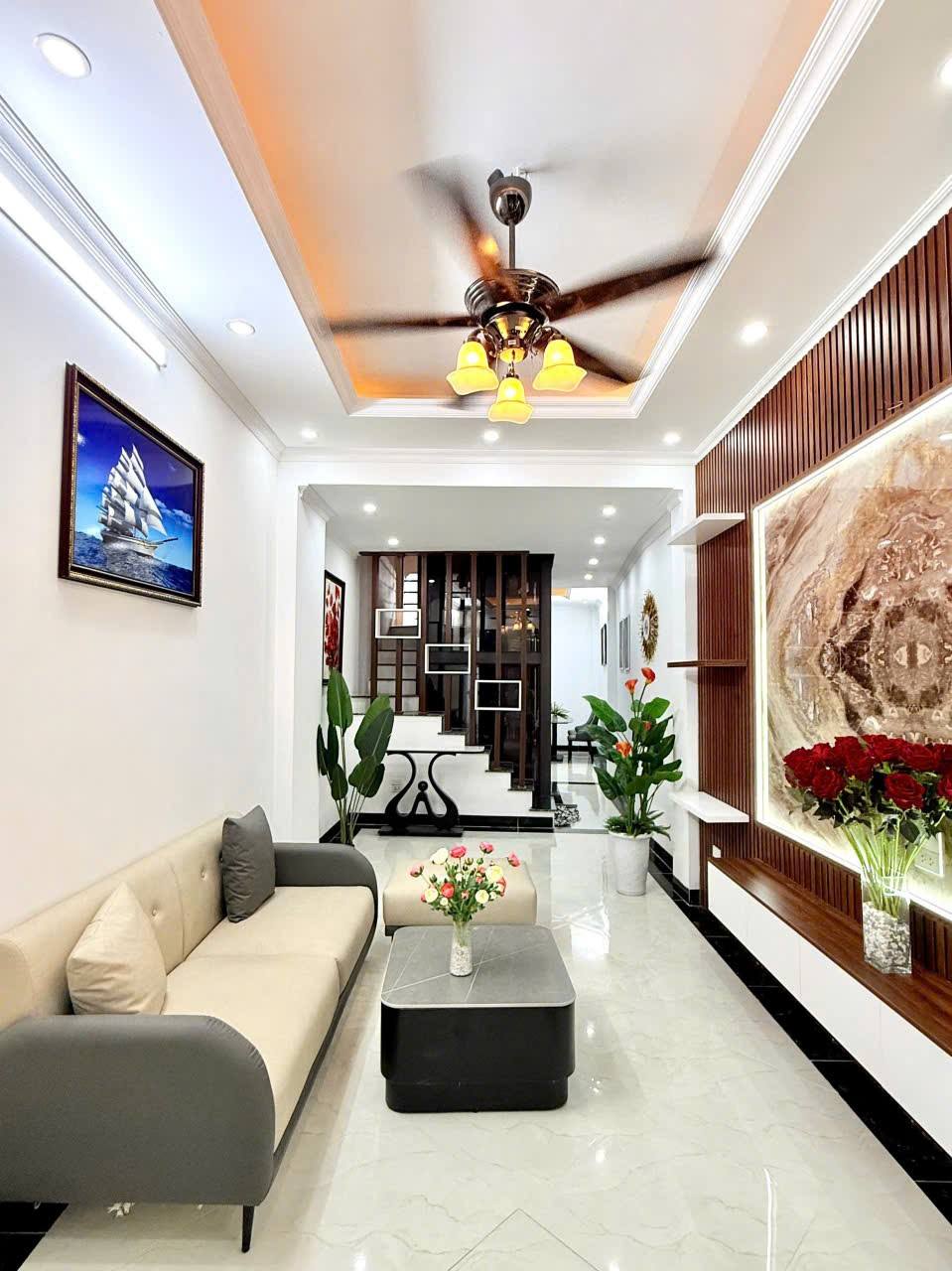 BÁN NHÀ BẠCH MAI HAI BÀ TRƯNG 4 TẦNG THANG MÁY FULL NỘI THẤT ĐẸP GẦN PHỐ 50M 10,5 TY 2