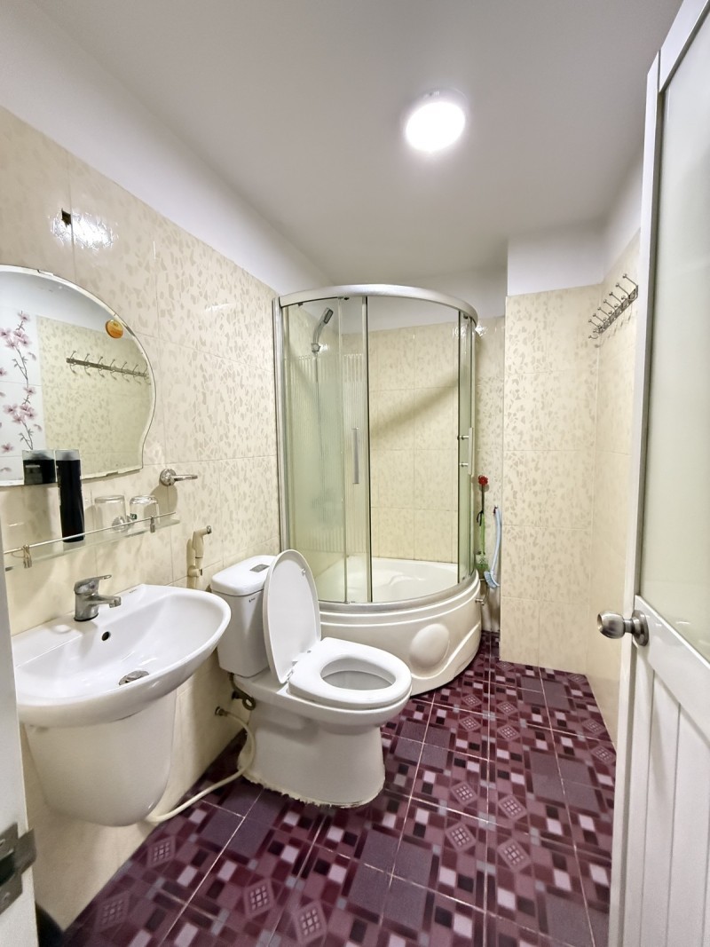 Bán nhà mặt tiền Cô Giang-ngang 4m-5 tầng-8PN-sổ vuông-gần Bùi Viện-kinh doanh VIP 4