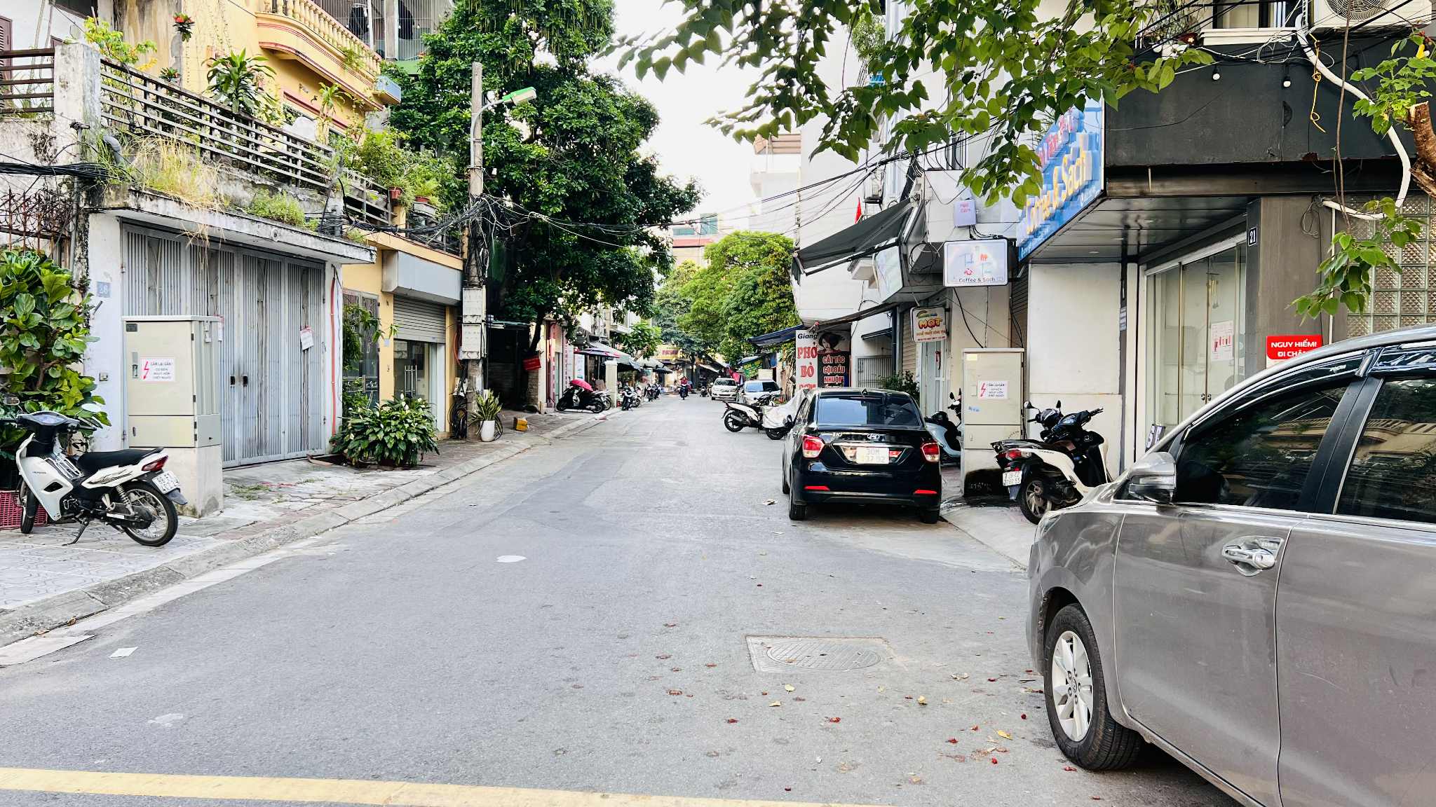 bán nhà Ngọc Lâm, 150m, mặt tiền 5.6m, nở hậu, vỉa hè, ôtô tránh