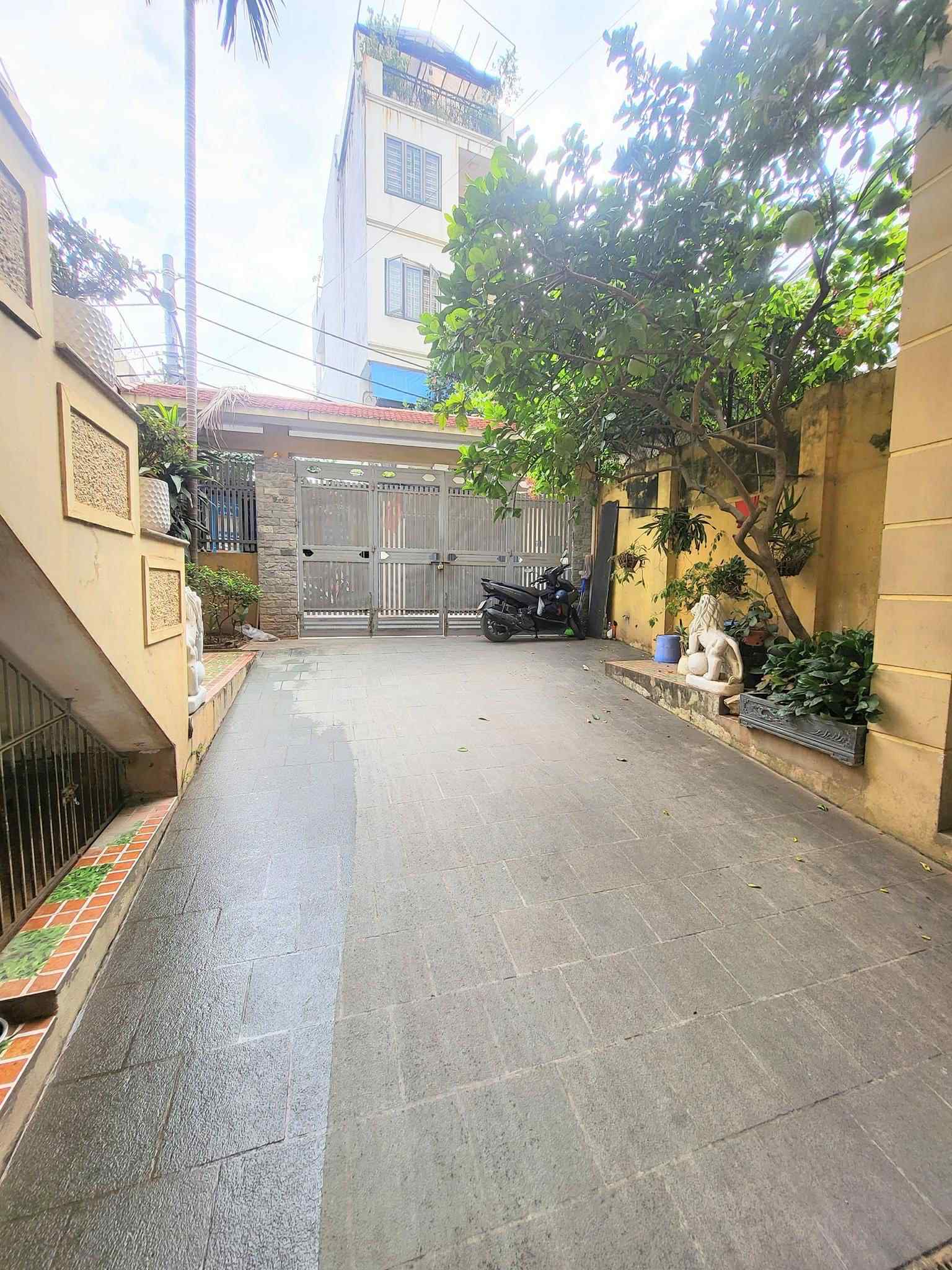 BÁN NHÀ NGỌC THUỴ, 110M x 5 TẦNG, MẶT TIỀN 6.5M, GARA, ÔTÔ TRÁNH 3