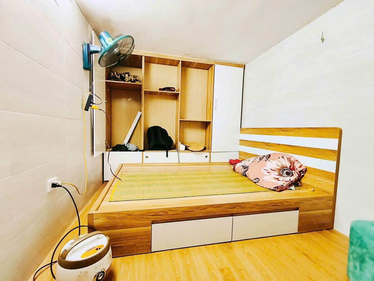 Bán căn hộ CCMN 102 Trần Thái Tông, Cầu Giấy 63m, 3PN2WC giá 2.180 tỷ, về ở ngay 4