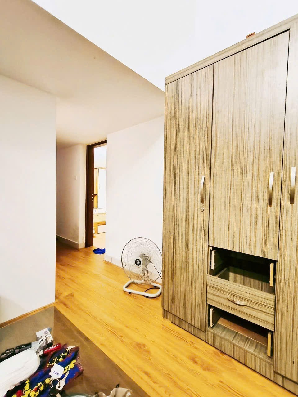 Bán căn hộ CCMN 102 Trần Thái Tông, Cầu Giấy 63m, 3PN2WC giá 2.180 tỷ, về ở ngay 5