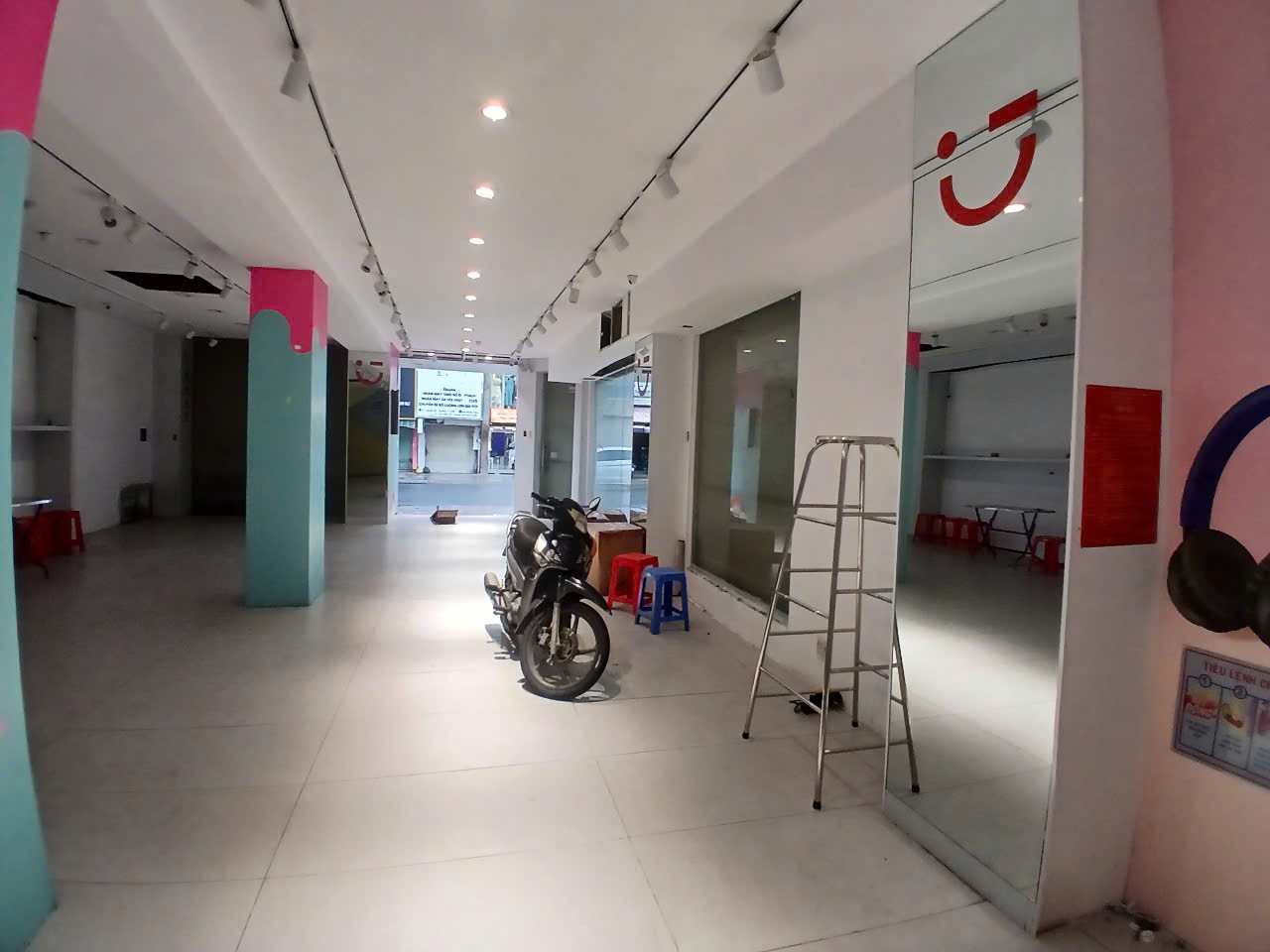 Cần bán Nhà mặt tiền đường Nguyễn Trãi, Phường 3, Diện tích 136m², Giá 350 Triệu 2