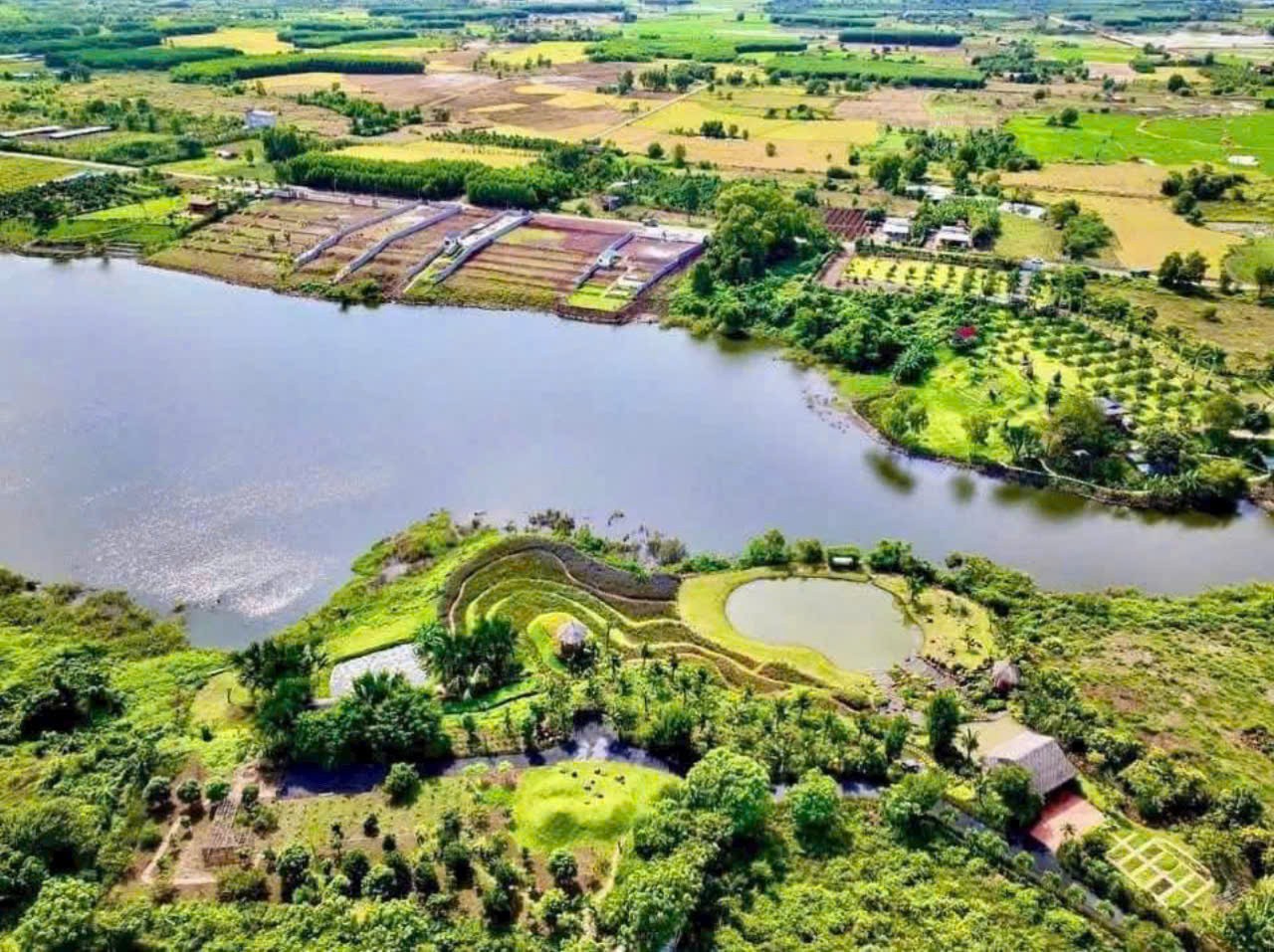 RA HÀNG SỐC – LÔ ĐẤT VIEW HỒ SUỐI MÔN ĐẸP NGỠ NGÀNG 3