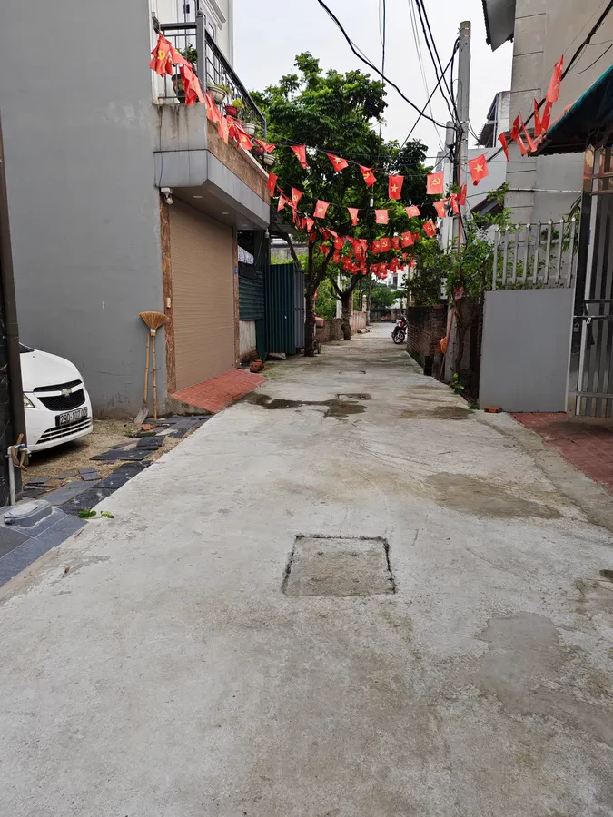 ĐẤT Đông Dư-Long Biên 40m2 X 5.2 tỷ Long Biên. Ô TÔ VÀO ĐẤT. 2