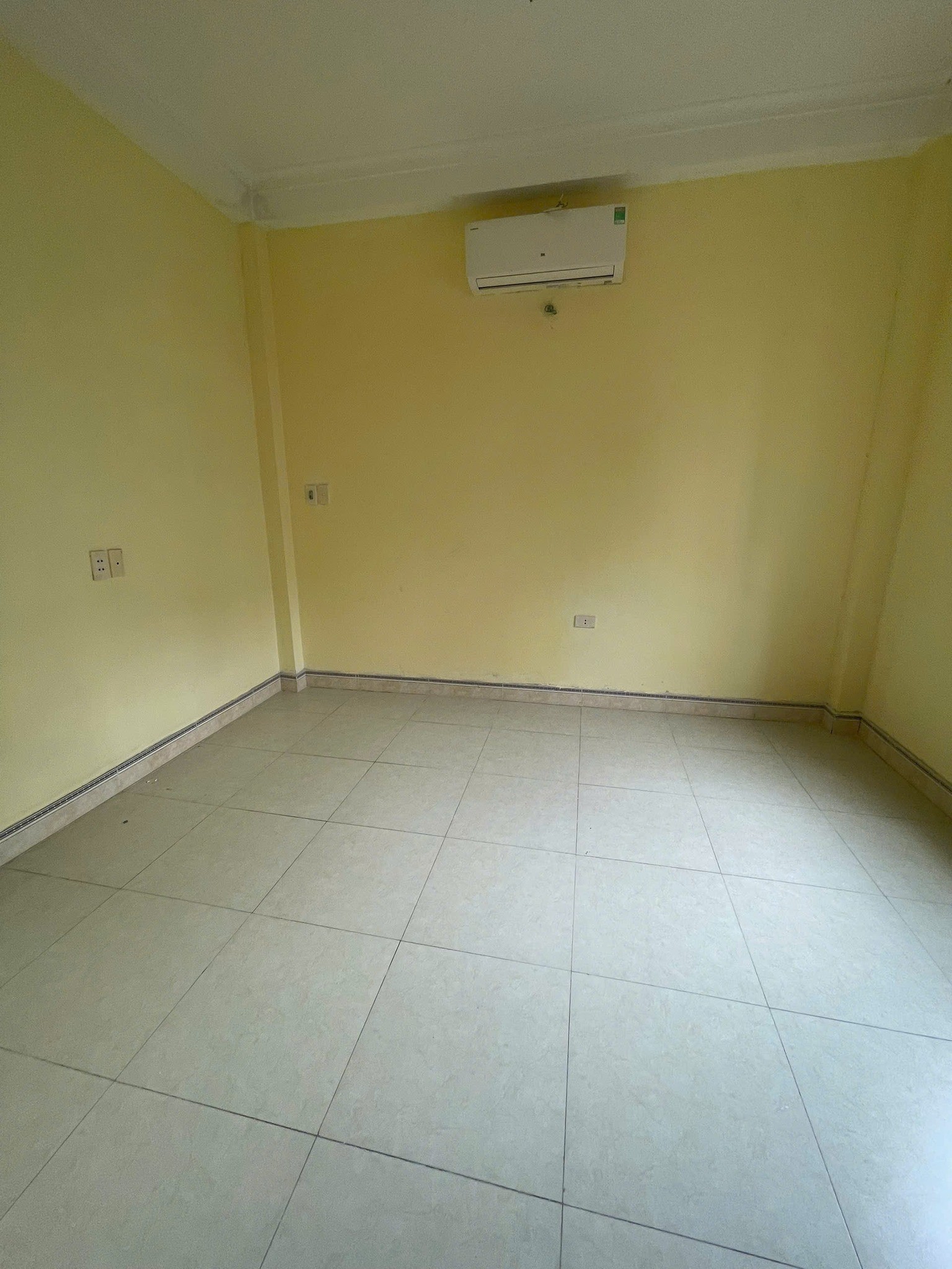Cho Thuê nhà riêng Tân Lạc, Đại La, Hai Bà Trưng 40m x 4T, 4 ngủ giá 12 TR, ở GĐ - nhóm 4