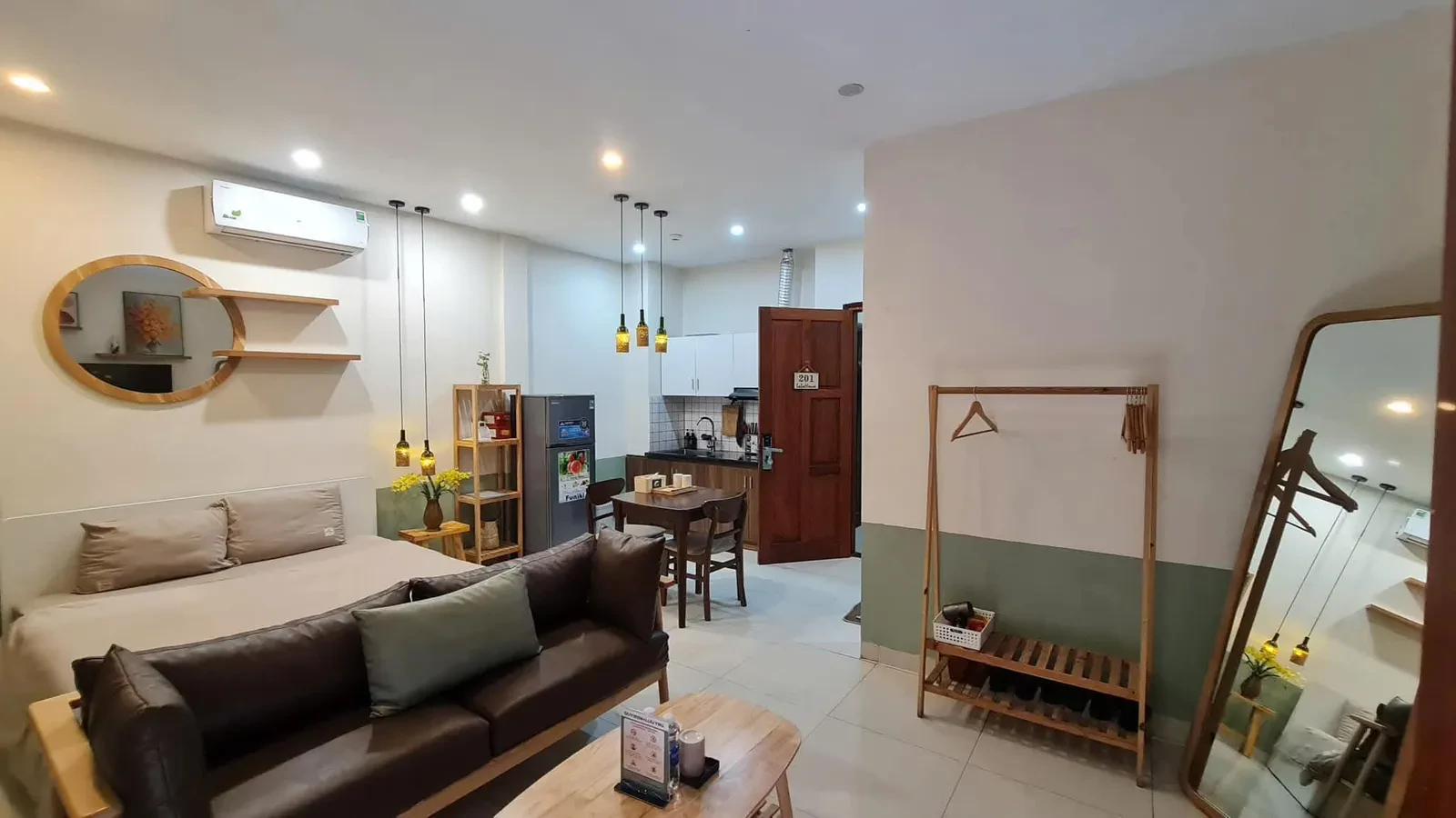 Ô tô đỗ cửa Hồ tùng Mậu Cầu Giấy S64m giá10 tỷ 3
