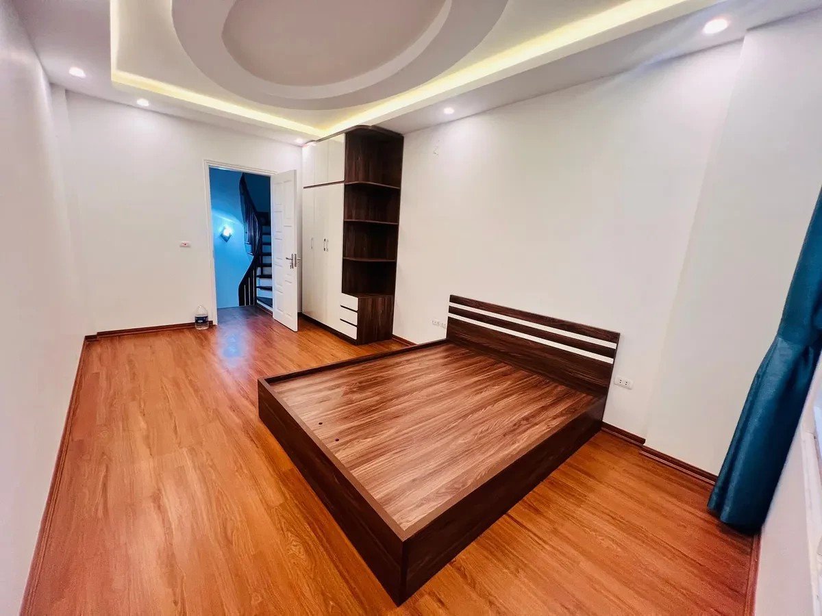 Ô tô đỗ cửa Hồ tùng Mậu Cầu Giấy S64m giá10 tỷ 2