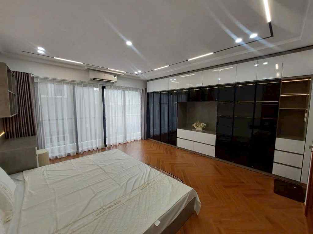 bán nhà Ngọc Lâm, 6 tầng thang máy, full nội thất, gara ôtô, ngõ thông Ngọc Lâm-Nguyễn Văn Cừ 4