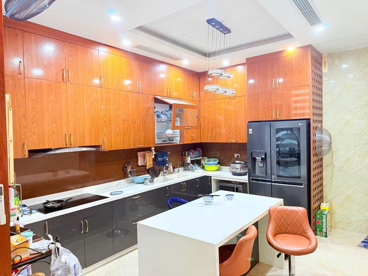 Bán nhà phân lô 75m2, 4 tầng, mặt phố Nguyễn Khuyến, Hà Đông - Ô tô tránh, kinh doanh đỉnh cao. 4