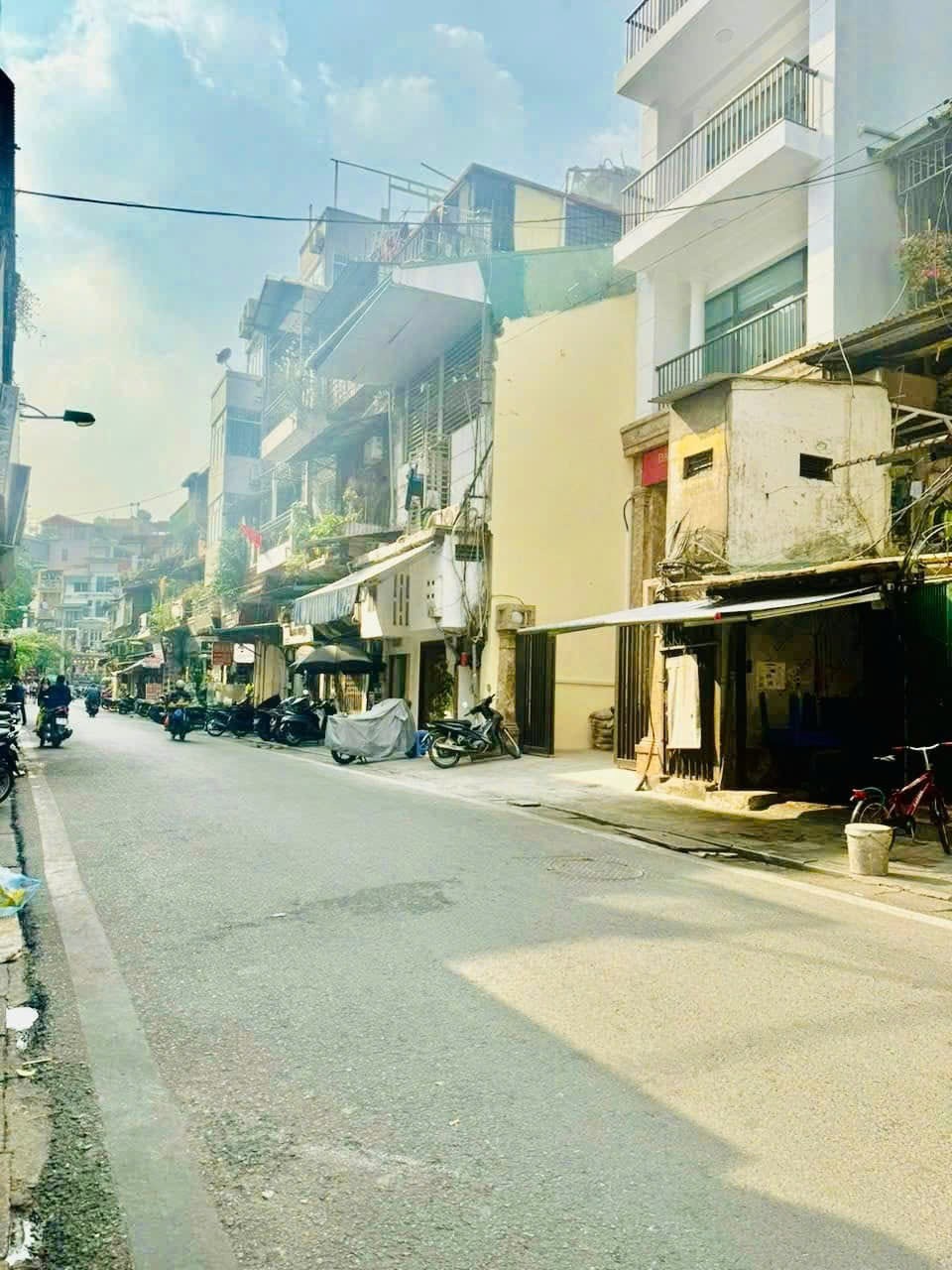 Hiếm - Mặt phố Nguyễn Văn Tố - Trung tâm phố cổ – 140m² – Mặt tiền 4,65m  – Giá chỉ 73 tỷ (nhỉnh