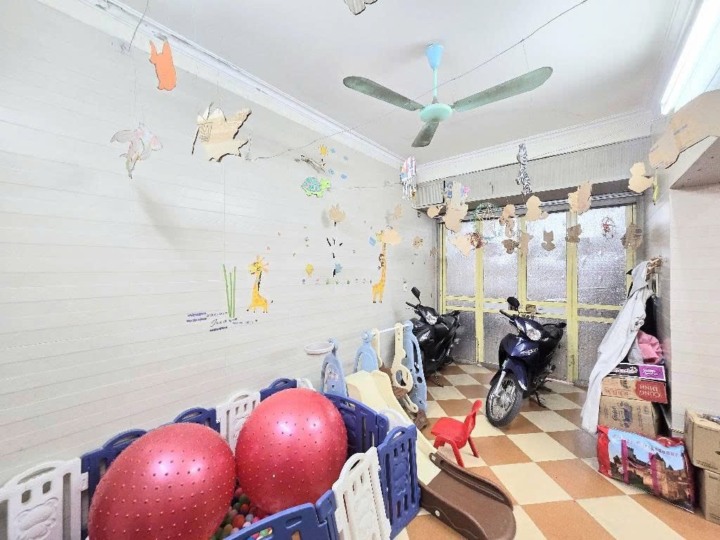 Cần bán Nhà mặt tiền đường Kim Đồng, Phường Giáp Bát, Diện tích 56m², Giá 25.5 Tỷ