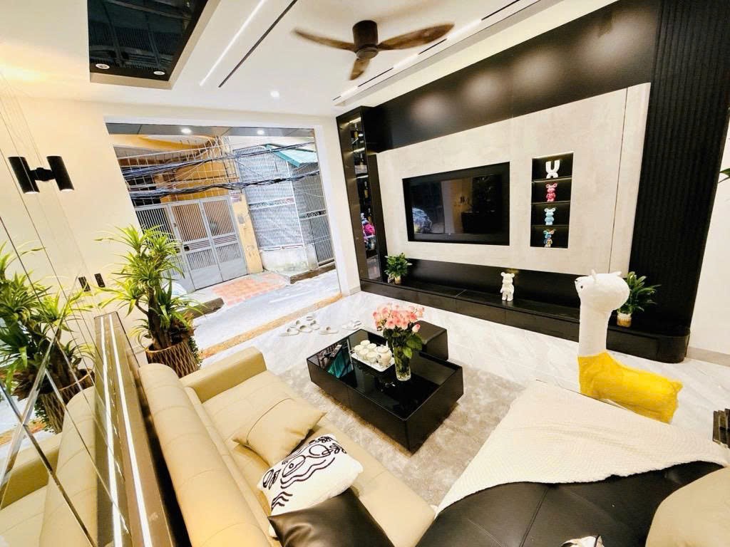 Cần bán Nhà mặt tiền đường Phương Mai, Phường Phương Mai, Diện tích 46m², Giá 10.8 Tỷ 2