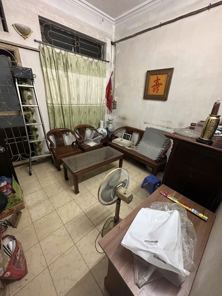 Cần bán Nhà mặt tiền đường Lĩnh Nam, Phường Mai Động, Diện tích 43m², Giá 9.6 Tỷ 2