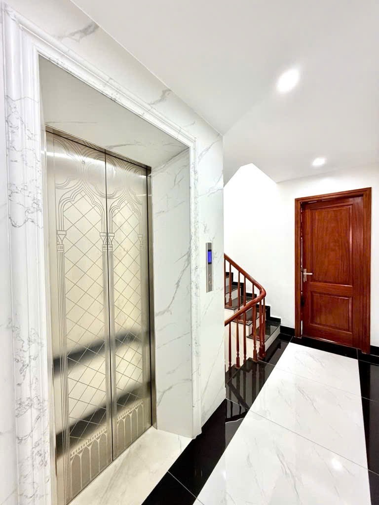 Cần bán Nhà mặt tiền đường Nguyễn Chính, Phường Tân Mai, Diện tích 48m², Giá 15.9 Tỷ 2