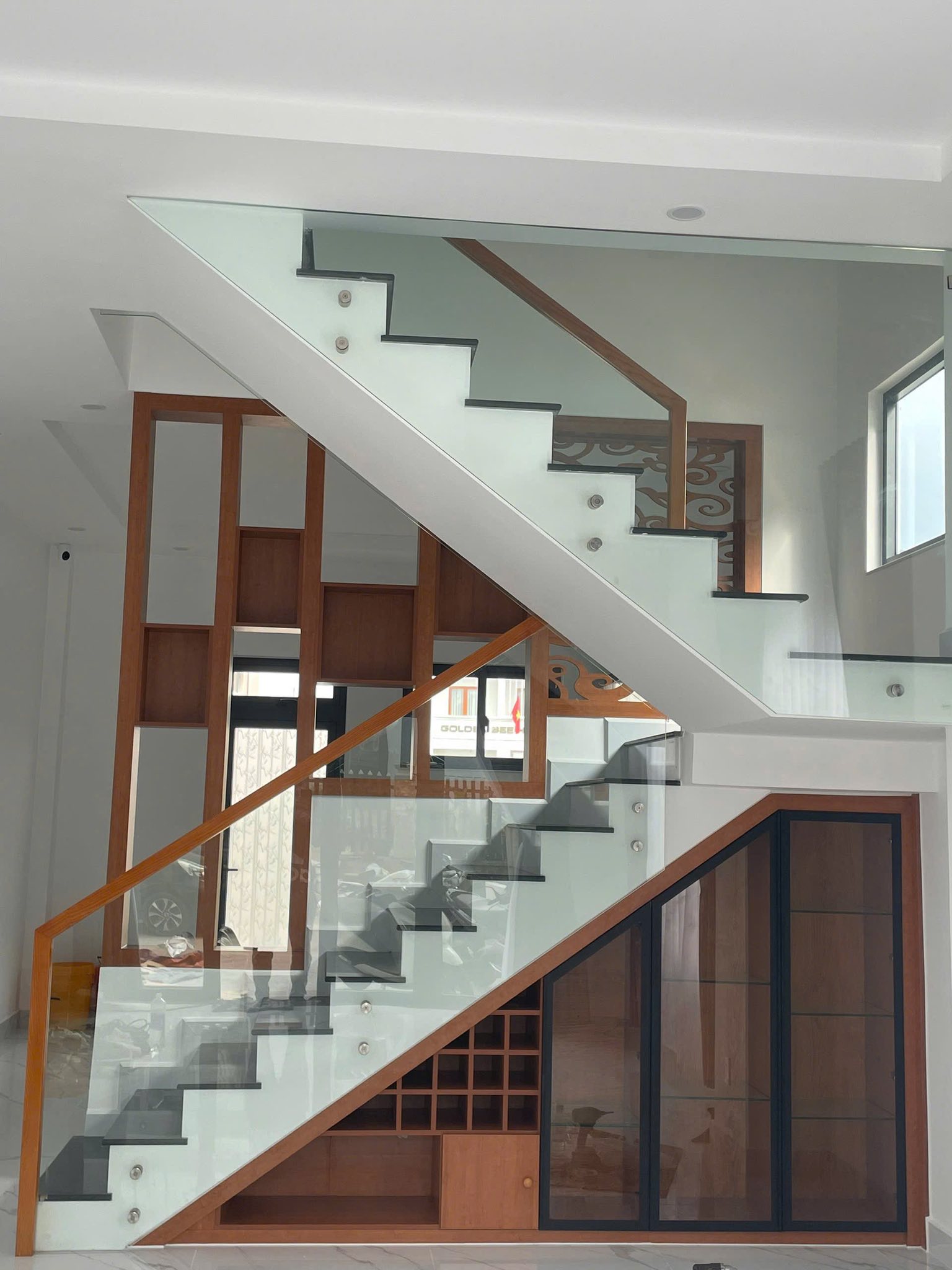 CẦN TIỀN BÁN NHÀ MỚI XÂY TRUNG TÂM ĐÀ LẠT – ĐƯỜNG HUỲNH THÚC KHÁNG GIÁ 11 TỶ 3