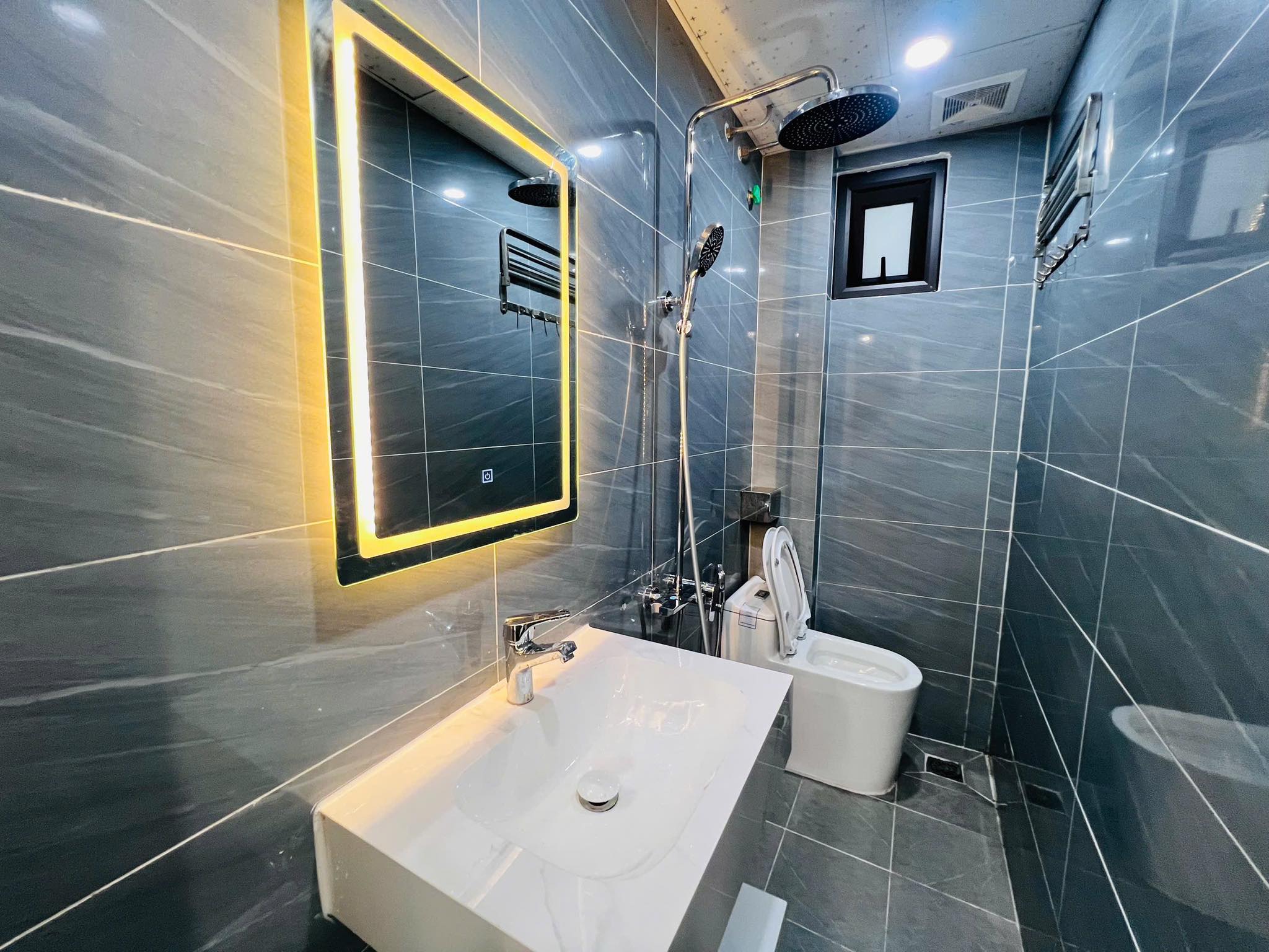 BÁN NHÀ HỒ TÙNG MẬU CẦU GIẤY GẦN PHỐ NGÕ NÔNG NHÀ ĐẸP FULL NỘI THẤT 5 TẦNG 7,5 TỶ 5