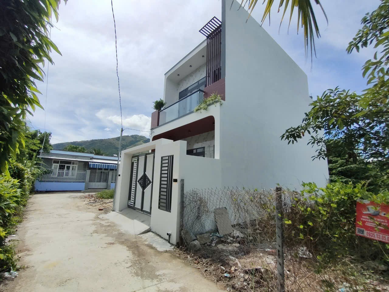 Bán nhà Diên An 2 tầng mới xây sát bên Võ Nguyên Giáp - giáp ranh xã Vĩnh Trung 2