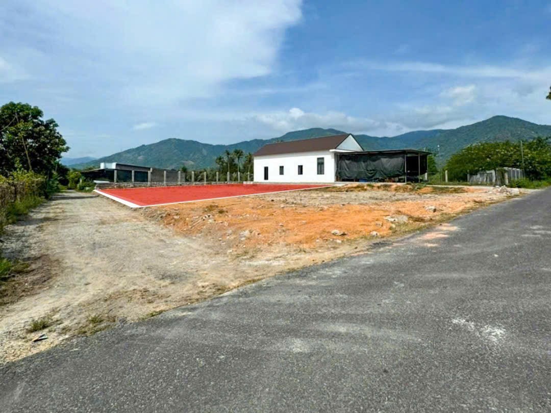 Bán đất Suối Tiên giá rẻ sát bên trục đường nhựa liên thôn