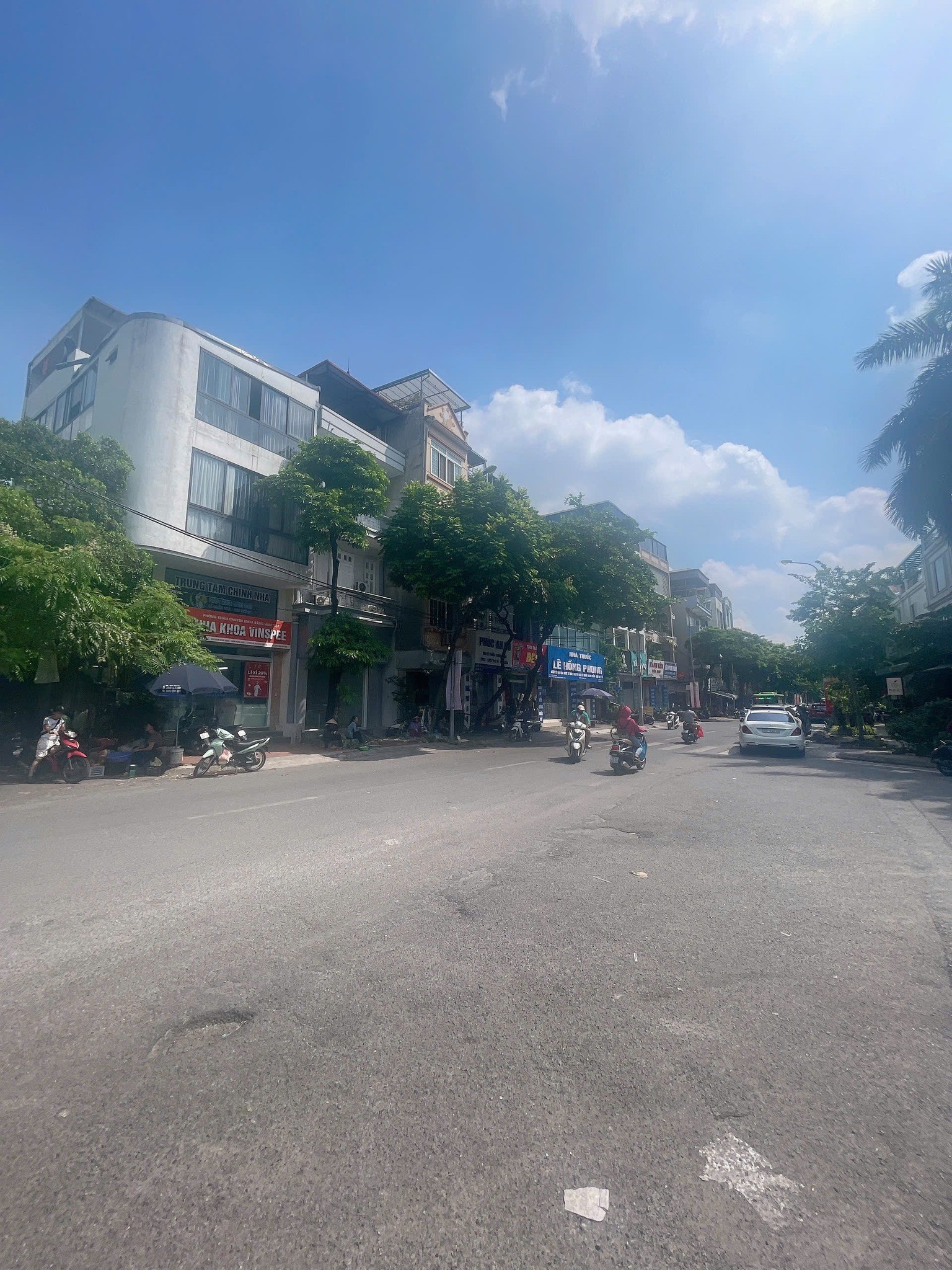 HÓT HÒN HỌT BÁN GẤP NHÀ MẶT PHỐ LÊ HÔNG PHONG ,HÀ ĐÔNG VỈA HÈ LÔ GÓC 3 Ô TÔ TẢI TRÁNH ĐỖ , KINH 2