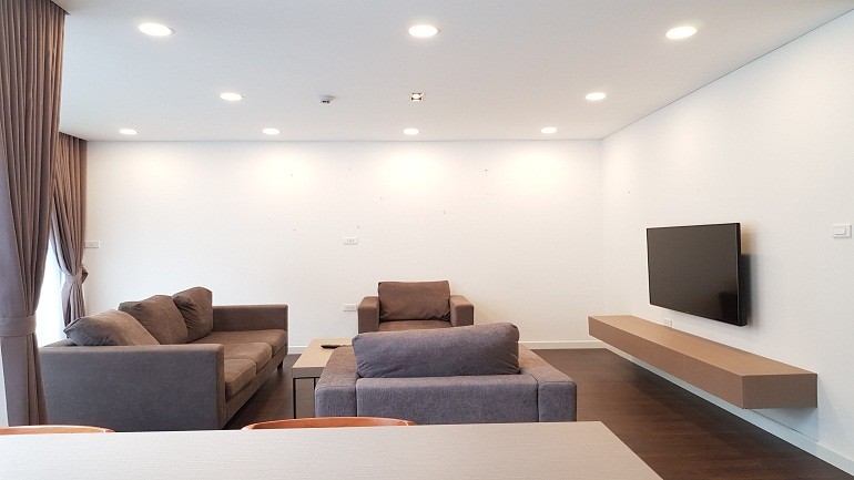 Cho thuê căn hộ dịch vụ tại Tây Hồ, 120m2, 2PN, ban công, đầy đủ nội thất đẹp hiện đại 2