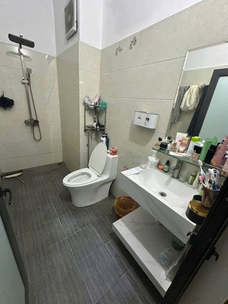 Mặt phố Nguyễn Văn Trỗi sầm uất cạnh Làng việt kiều Châu Âu 40m2 chỉ 9.x tỷ. LH 0989626116 3