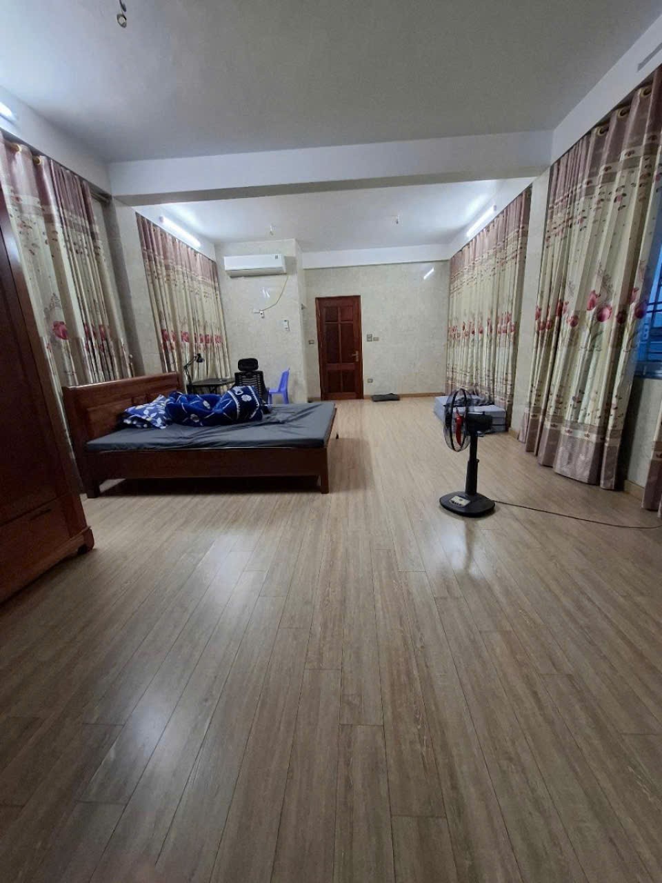 Mặt phố Nguyễn Văn Trỗi sầm uất cạnh Làng việt kiều Châu Âu 40m2 chỉ 9.x tỷ. LH 0989626116 2