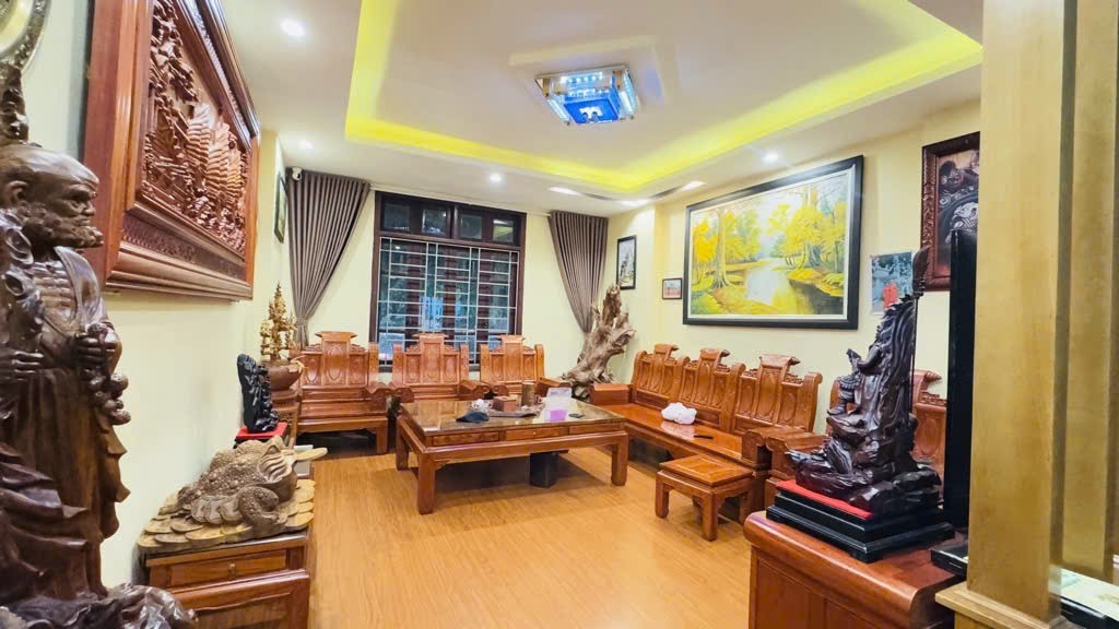 Mặt phố Nguyễn Văn Trỗi sầm uất cạnh Làng việt kiều Châu Âu 40m2 chỉ 9.x tỷ. LH 0989626116