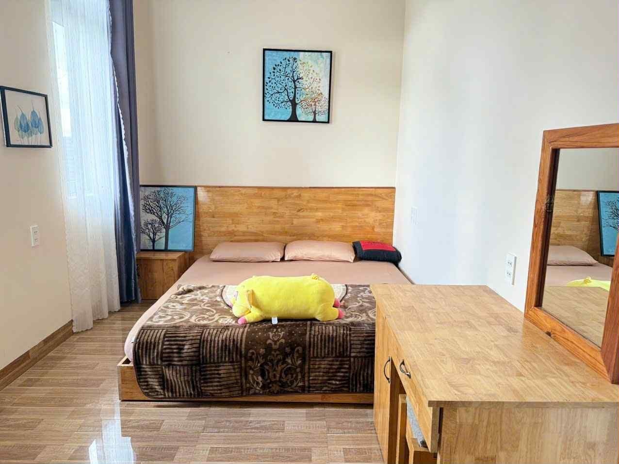 Cần Bán Gấp Biệt Thự Đẹp đường Nam Hồ, Đà Lạt giá chỉ 12 tỷ 2