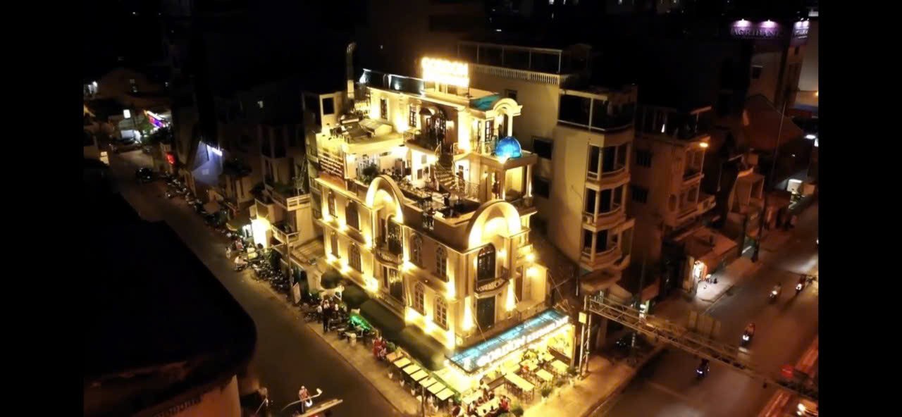 Cần bán Nhà mặt tiền đường Trần Đình Xu, Phường Cô Giang, Diện tích 250m², Giá 120 Tỷ 3