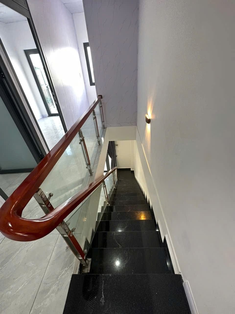 Cần Bán Nhà Đẹp Giá Rẻ đường Nguyễn Siêu 2 Mặt Tiền hẻm ( 1 ô tô, 1 xe máy) giá 3.05 tỷ 2