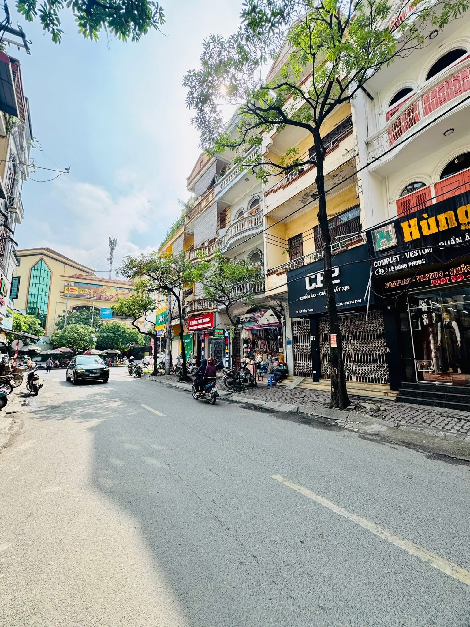 LOA LOA BÁN GẤP NHÀ LÊ HÔNG PHONG HÀ ĐÔN MẶT PHỐ - KINH DOANH - VỈA HÈ - 2 THOÁNG VĨNH VIỄN - 4