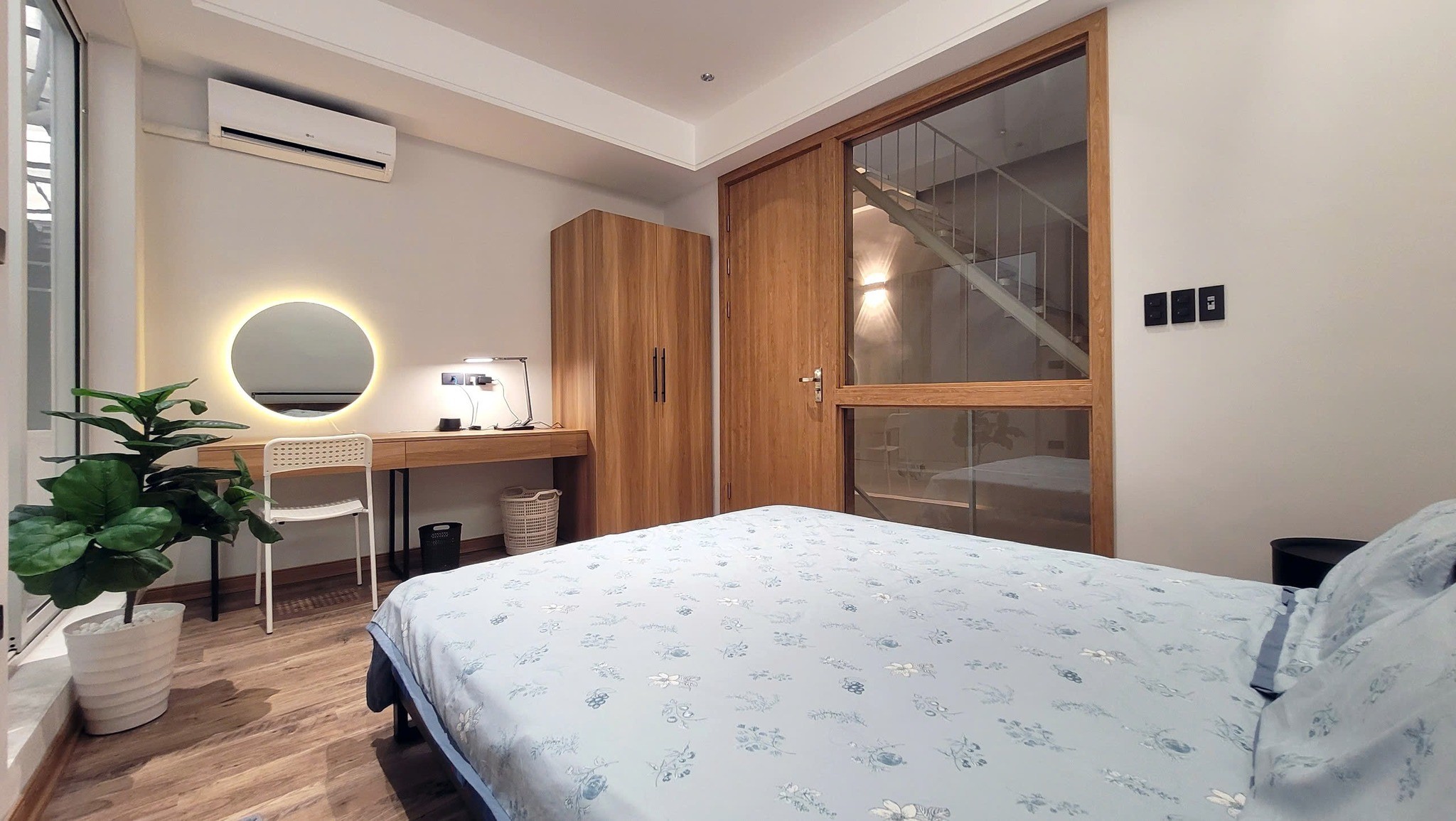 Cho thuê nhà ĐẸP LONG LANH gần 29 Tôn Đức Thắng - Đống Đa 25m x  4T giá 12TR 3