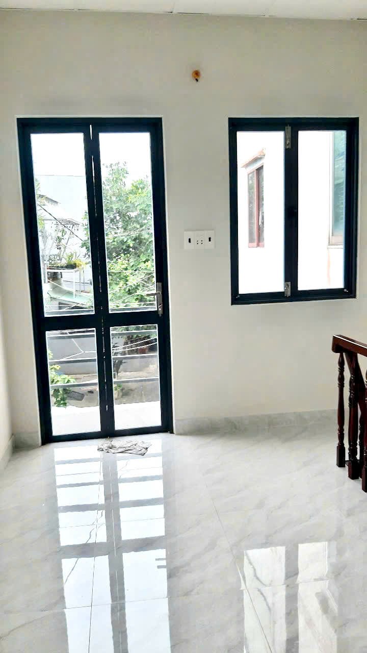Nhà dưới 2 tỷ: 30m2 Sổ riêng 2 tầng, không QH LG, hẻm 4m sát mặt tiền trung tâm Q11. VŨ 0933910039 2